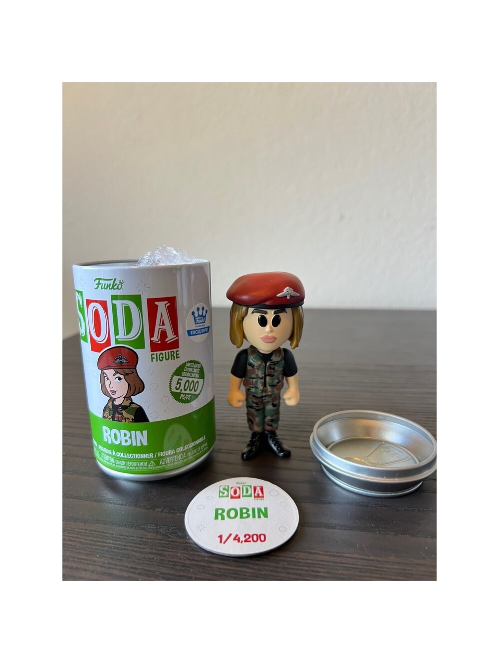 LE ONLY 4,200 PIECE EXC Robin Buckley in Battle Gear Stranger Things Funko Soda